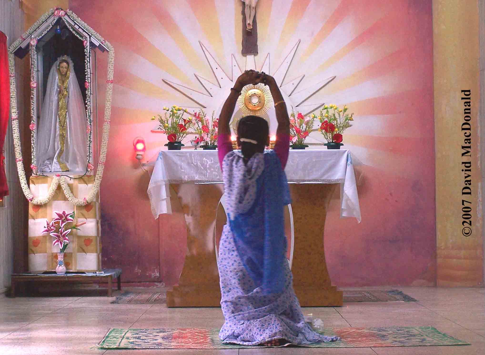India woman praying