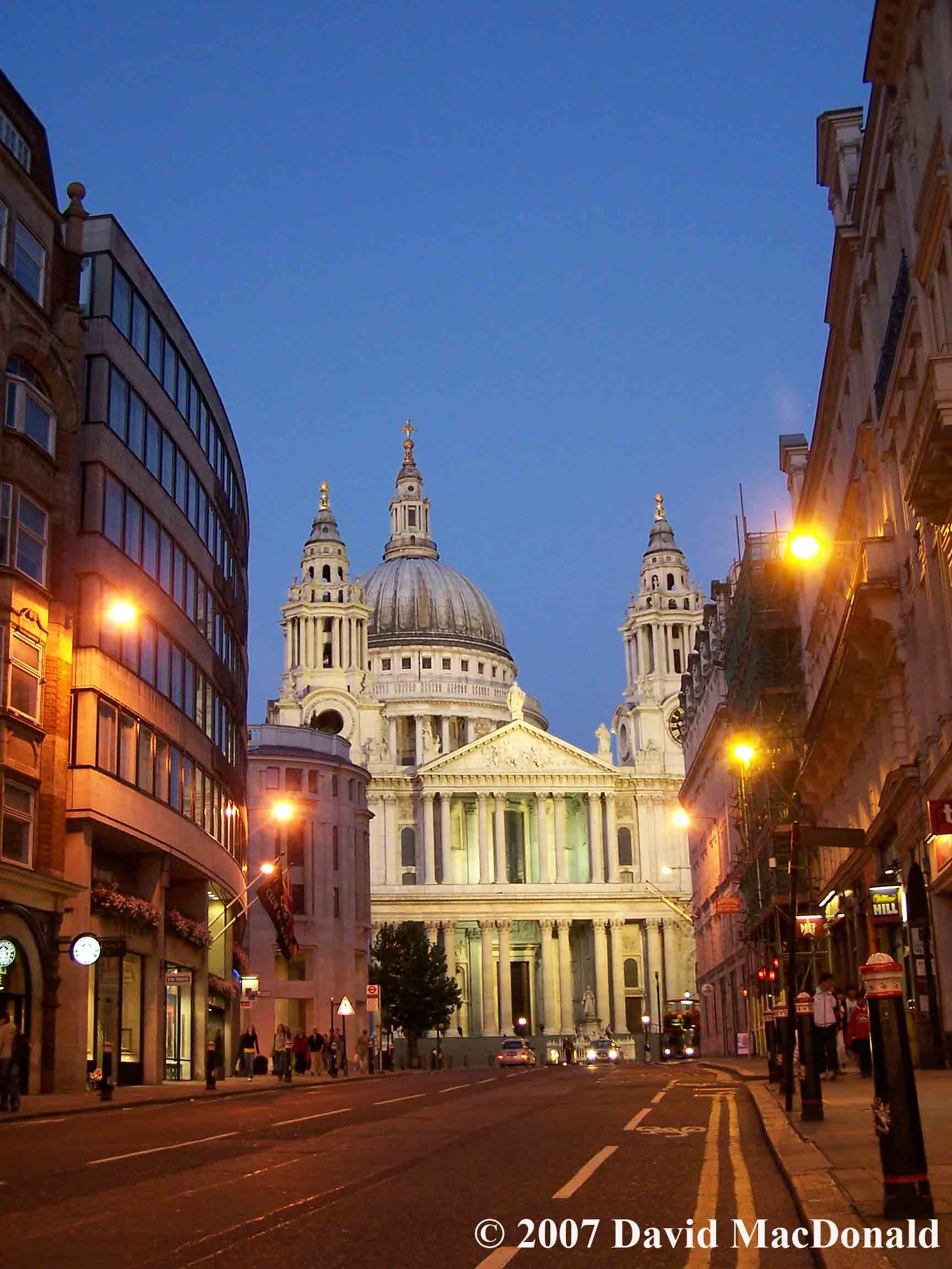 St. Paul's Cathedral at dusk